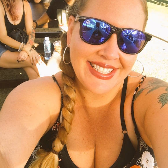 Meet your Posher, Danielle - Picture 13 of 16